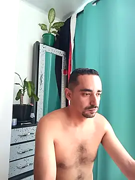 stivenlujan69 online show from December 2025 03:39:02 PM