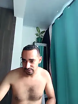 stivenlujan69 online show from December 2025 03:05:01 PM