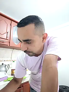 stivenlujan69 online show from March 2026 06:08:01 PM