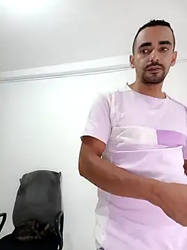 stivenlujan69 online show from April 2026 09:15:01 PM