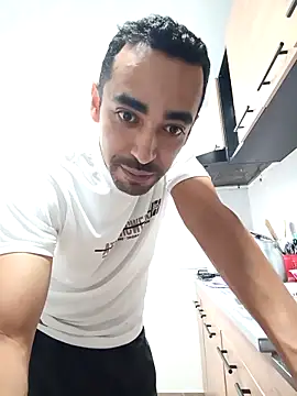 stivenlujan69 online show from February 2026 06:18:01 PM