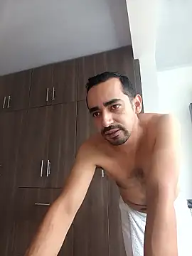 stivenlujan69 online show from January 2026 03:08:01 PM