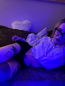 marnemzavar444 online show from November 2025 09:48:02 PM