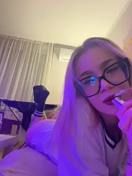 marnemzavar444 online show from March 2026 09:22:02 PM