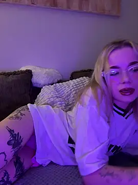 marnemzavar444 online show from December 2025 04:19:01 PM