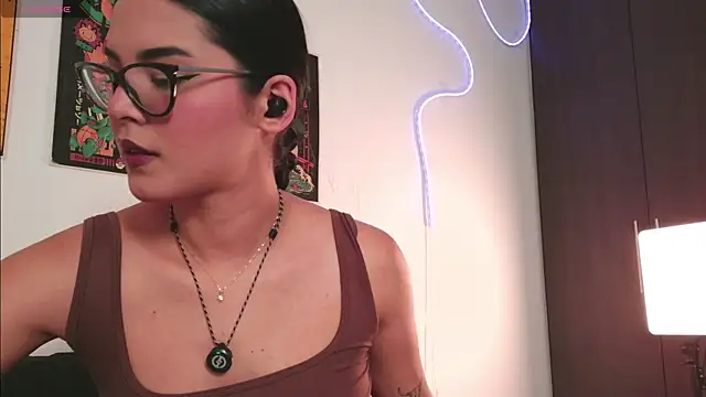 Aurorabeck  online show from March 2026 01:40:01 AM