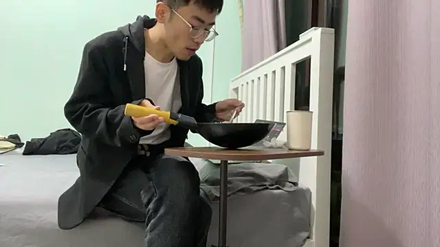 cily online show from December 2025 11:43:02 AM