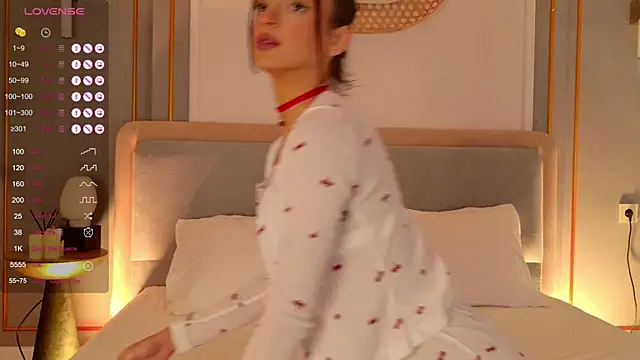 AdoraCortes online show from November 2025 05:11:02 AM