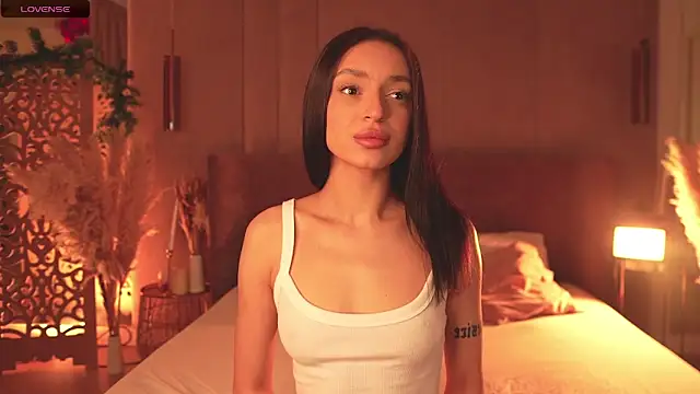 AdoraCortes online show from March 2026 05:03:01 AM