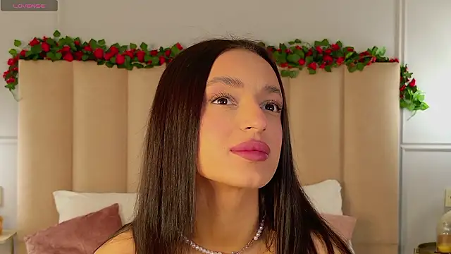 AdoraCortes online show from February 2026 05:03:02 AM