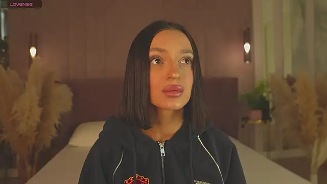 AdoraCortes online show from April 2026 05:02:01 AM