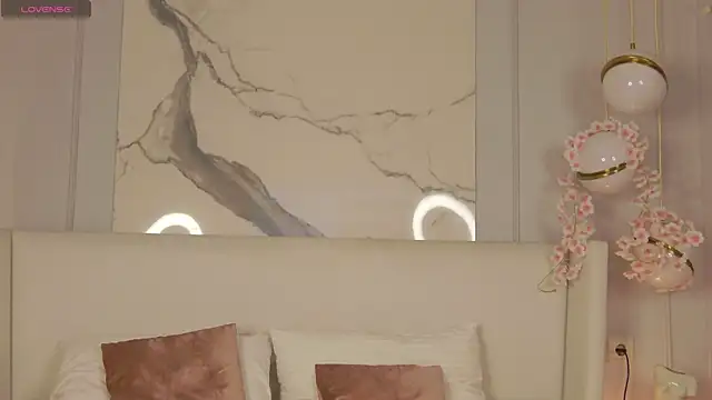 AdoraCortes online show from September 2025 05:20:01 AM