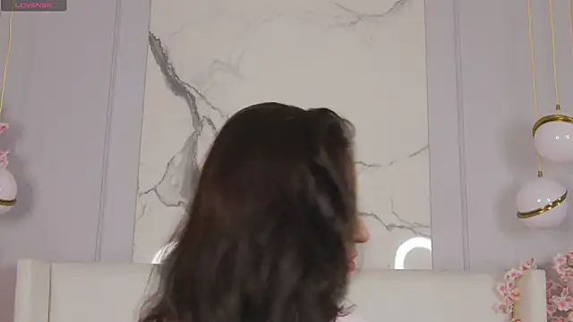 AdoraCortes online show from October 2025 05:08:02 AM