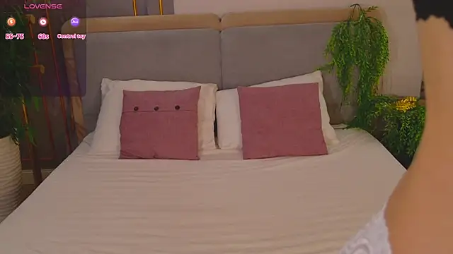 AdoraCortes online show from April 2026 05:11:02 AM