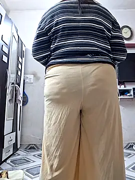 SIMIHOT online show from December 2025 03:25:02 PM