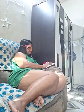 Snapshot of SIMIHOT chatting on November 2025 09:02:01 AM SIMIHOT online show from November 2025 09:02:01 AM