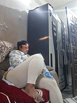 Snapshot of SIMIHOT chatting on November 2025 09:59:01 AM SIMIHOT online show from November 2025 09:59:01 AM