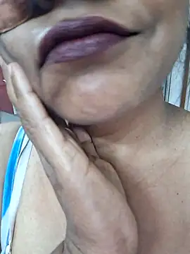 Snapshot of SIMIHOT chatting on December 2025 09:32:01 AM SIMIHOT online show from December 2025 09:32:01 AM