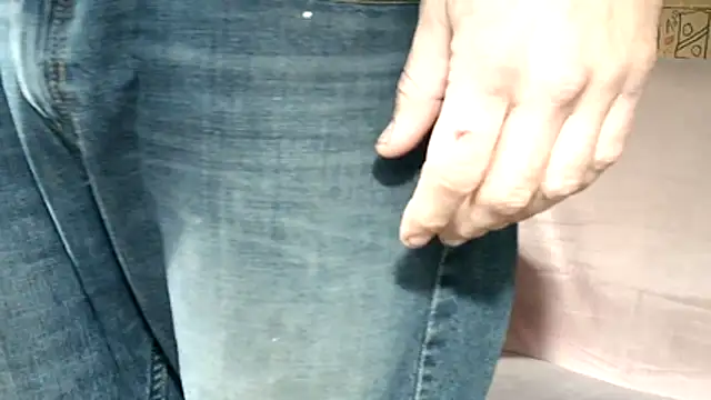 Snapshot of 2playforeplay chatting on December 2025 01:01:01 AM 2playforeplay online show from December 2025 01:01:01 AM