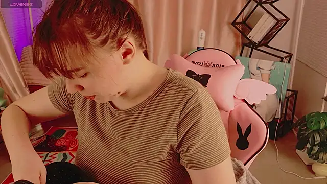 Moon  Bunny online show from June 2026 03:28:02 PM