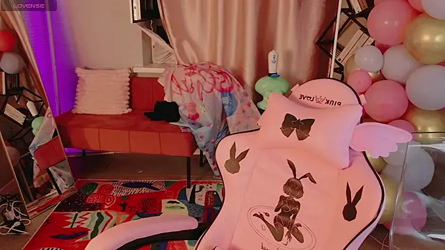 Moon  Bunny online show from June 2026 06:51:01 PM