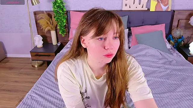 Moon  Bunny online show from June 2026 03:10:02 PM