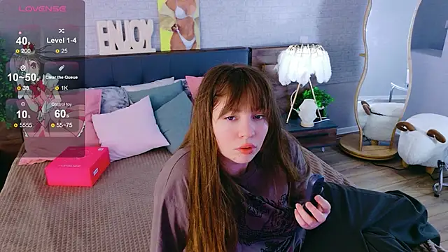 Moon  Bunny online show from May 2026 03:39:02 PM