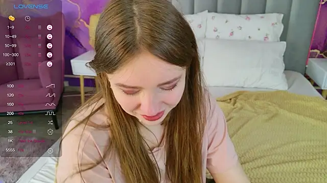 Moon  Bunny online show from March 2026 03:17:01 PM