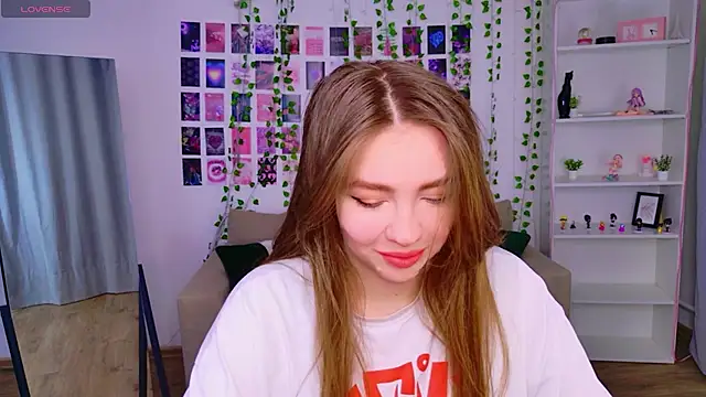 Moon  Bunny online show from March 2026 01:34:02 PM