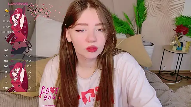 Moon  Bunny online show from April 2026 04:24:02 PM