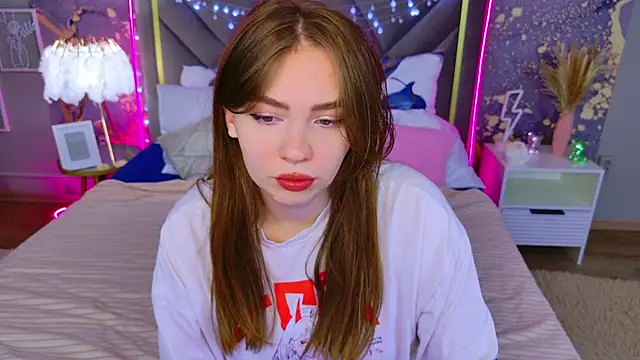 Moon  Bunny online show from October 2025 03:14:02 PM