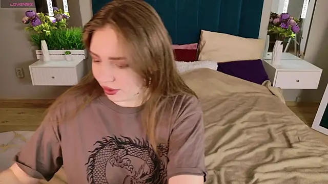 Moon  Bunny online show from February 2026 12:26:01 PM