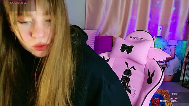 Moon  Bunny online show from May 2026 01:36:01 PM
