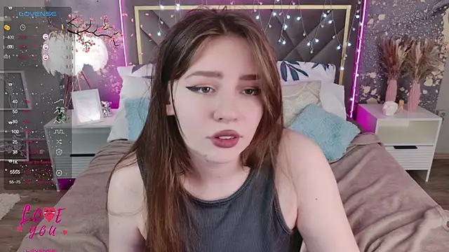 Moon  Bunny online show from February 2026 01:46:02 PM