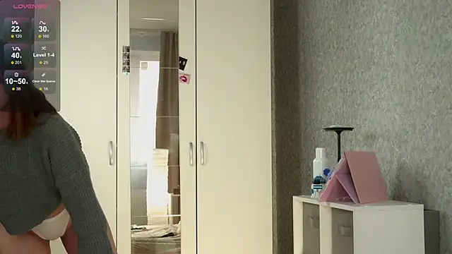 MiaSkyKiss online show from April 2026 03:50:02 PM