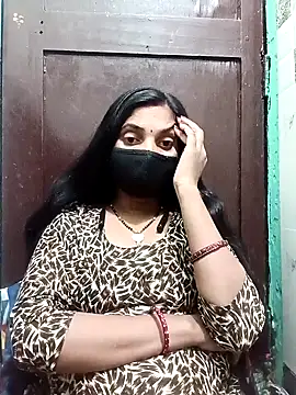 Payal-001 online show from November 2025 05:45:02 PM