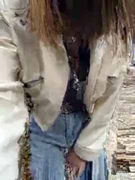 Snapshot of YOOUR_EVAA chatting on October 2025 09:31:01 AM YOOUR EVAA online show from October 2025 09:31:01 AM