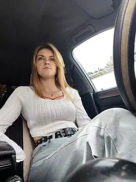 YOOUR EVAA online show from February 2026 08:17:01 AM