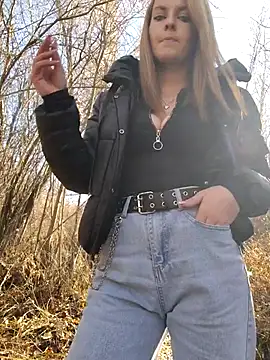 Snapshot of YOOUR_EVAA chatting on November 2025 08:40:02 AM YOOUR EVAA online show from November 2025 08:40:02 AM