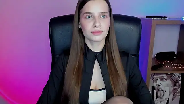 LuxMaya online show from November 2025 07:34:02 AM