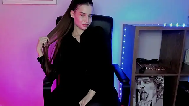 LuxMaya online show from December 2025 07:44:01 AM