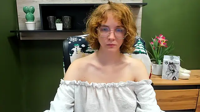 Snapshot of juicyPenny chatting on October 2025 06:18:02 AM juicyPenny online show from October 2025 06:18:02 AM