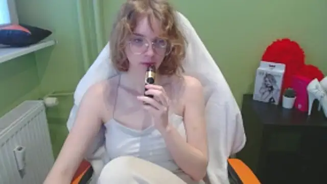 Snapshot of juicyPenny chatting on December 2025 08:03:02 AM juicyPenny online show from December 2025 08:03:02 AM