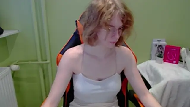 Snapshot of juicyPenny chatting on November 2025 07:30:02 AM juicyPenny online show from November 2025 07:30:02 AM