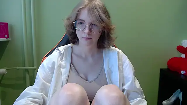 juicyPenny online show from May 2026 06:28:02 AM