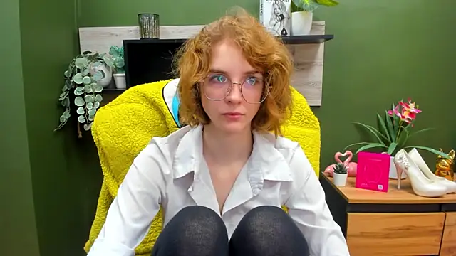 Snapshot of juicyPenny chatting on October 2025 06:23:02 AM juicyPenny online show from October 2025 06:23:02 AM