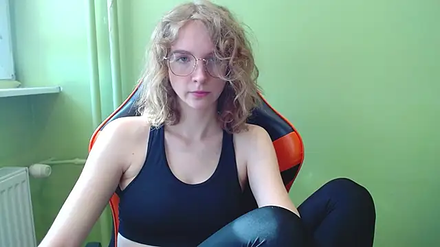 juicyPenny online show from March 2026 07:23:01 AM