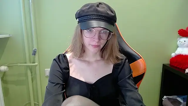 juicyPenny online show from February 2026 07:30:01 AM