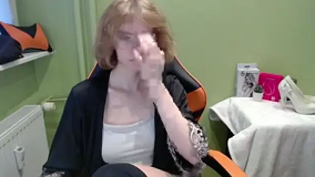 Snapshot of juicyPenny chatting on November 2025 07:31:01 AM juicyPenny online show from November 2025 07:31:01 AM