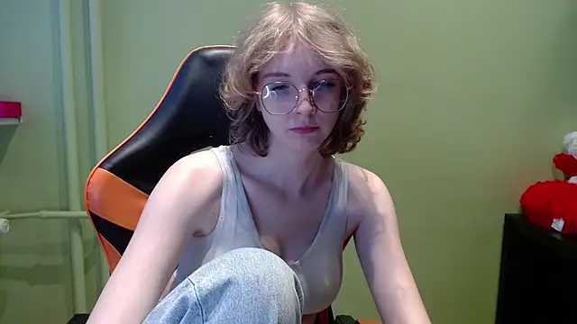juicyPenny online show from May 2026 06:17:01 PM